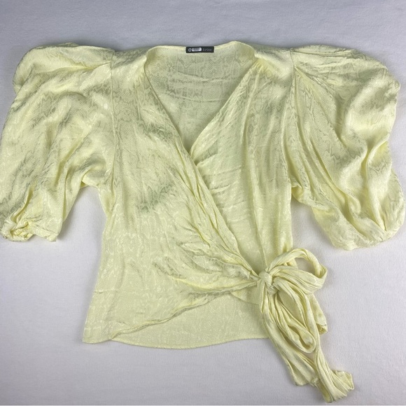 Krisa Women Yellow Puff Sleeve Wrap Top S ***FLAWS*** - Picture 4 of 11
